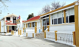 Hotel Side Temple